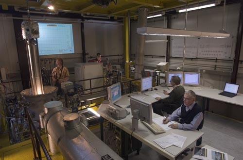 In der Quench-Anlage des Karlsruher Instituts für Technologie werden Versuche zur Sicherheit kerntechnischer Anlagen durchgeführt.