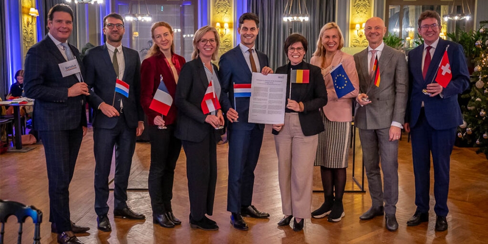 Signature de la déclaration à Bruxelles