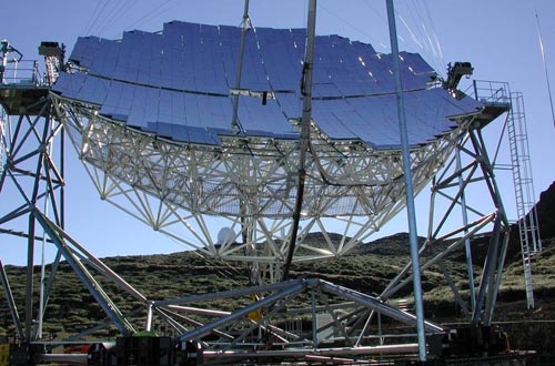 Das Gammastrahlen-Teleskop Magic auf La Palma.