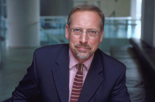 Jan Zilius, Vorstandsvorsitzender der RWE Power AG: «Unser Antrag zur Strommengenübertragung gibt der Politik die Zeit, die Weichen zu stellen für das Energiekonzept der Bundesrepublik, ohne dabei die Tür endgültig zuzuschlagen für einen aus unserer Sicht unverzichtbaren Energieträger.»