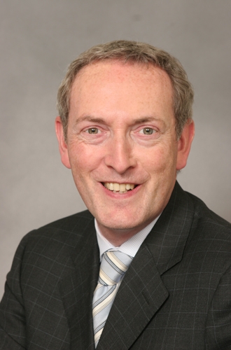 John Hutton, Energy Secretary: «Es liegt im zwingenden langfristigen Interesse unseres Landes, heute vorwärtszumachen, soll die Kernenergie bei der Versorgung Grossbritanniens mit sauberer, sicherer und erschwinglicher Energie eine Rolle spielen.»