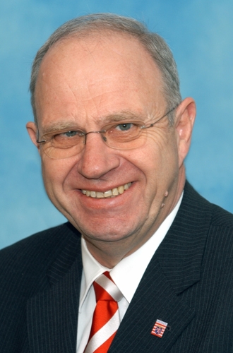 Minister Dietzel zur Strommengenübertragung auf Biblis-A: «Ich fordere Bundesumweltminister Gabriel auf, sich nicht dem parteipolitischen Druck zu beugen, sondern vielmehr nachvollziehbar und mit sachlichen Argumenten eine Entscheidung zu treffen.»