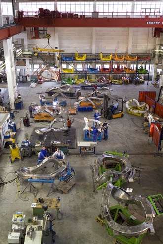 Fabrication finale des bobines magnétiques auprès de Babcock Noell Magnettechnik GmbH à Zeitz, dans le land de Saxe-Anhalt.