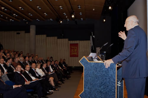 Félicitations du Président de la Confédération Pascal Couchepin: un public en haleine.