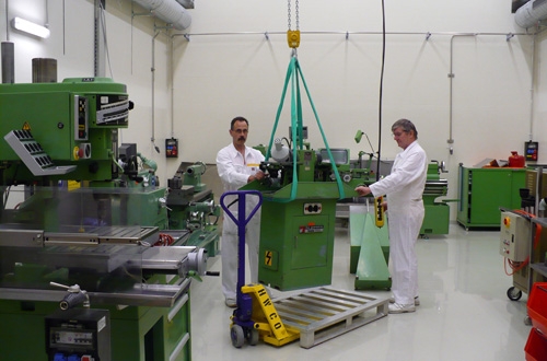 Mise en service d'un atelier pour la technique des machines dans l'annexe du bâtiment des auxiliaires nucléaires en juillet 2007