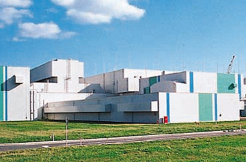 Die Inbetriebnahme der Wiederaufarbeitungsanlage in Rokkasho wurde auf Mai 2007 verschoben.
