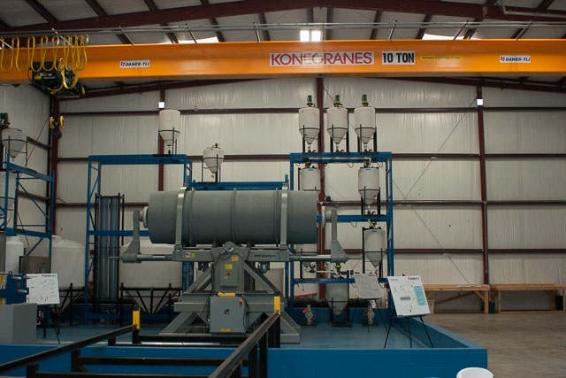 Le procédé de traitement de cylindres 48Y, breveté, de Daher-TLI utilise la gravité et la chimie.