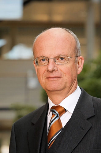 Wissenschaftsminister Prof. Peter Frankenberg: «Mit dem Südwestdeutschen Forschungs- und Lehrverbund Kerntechnik erhalten und stärken wir unsere Kernforschungskompetenz. Wir gehen damit einen wichtigen Schritt in Richtung sichere und unabhängige Energieversorgung.»
