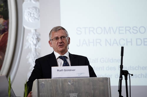 Ralf Güldner, président du Forum atomique allemand, a donné un premier compte rendu, basé sur l'expérience, du tournant énergétique outre-Rhin.