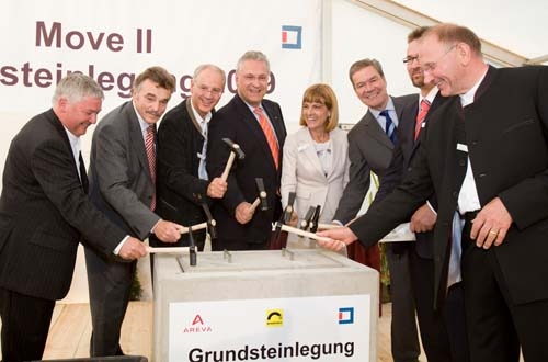 Anne Lauvergeon an der Grundsteinlegung für ein neues Bürogebäude in Erlangen.