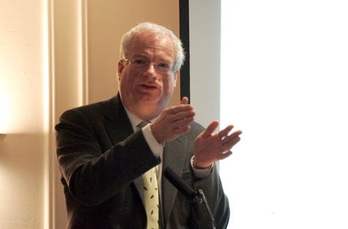 Lord Chris Smith of Finsbury: «Ohne die Kernenergie wird es sehr viel schwieriger werden, eine CO[sub]2[/sub]-arme Stromversorgung zu erreichen.»