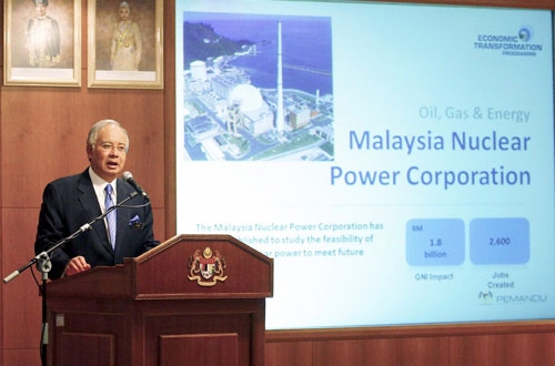 Le Premier ministre malais Najib Tun Razak annonce la création de la Malaysia Nuclear Power Company.