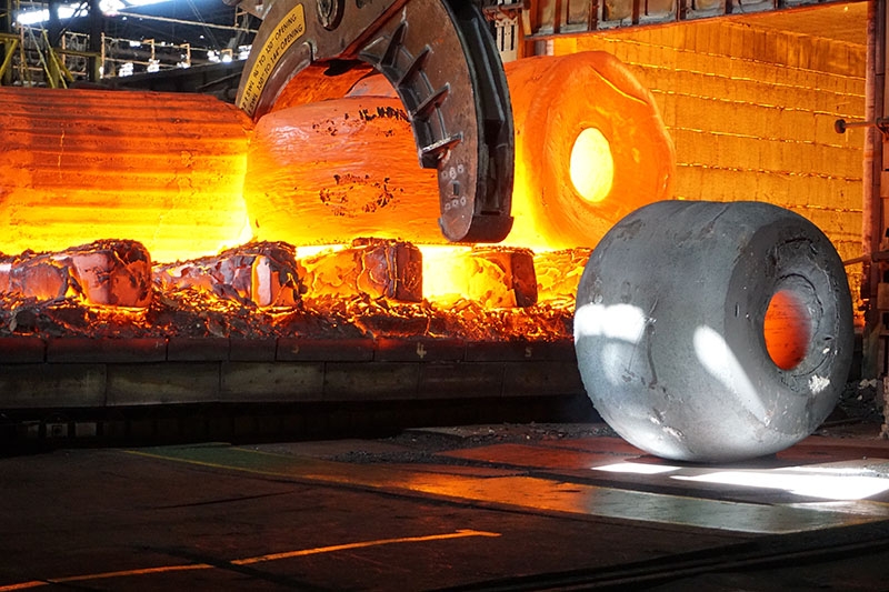 La bague «C» de la cuve de pression de Beznau 1 est reconstruite dans une forge en Angleterre.