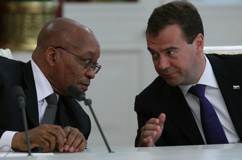 Jacob Zuma et Dimitri Medvedev discutent du calendrier de projets économiques et commerciaux communs futurs.