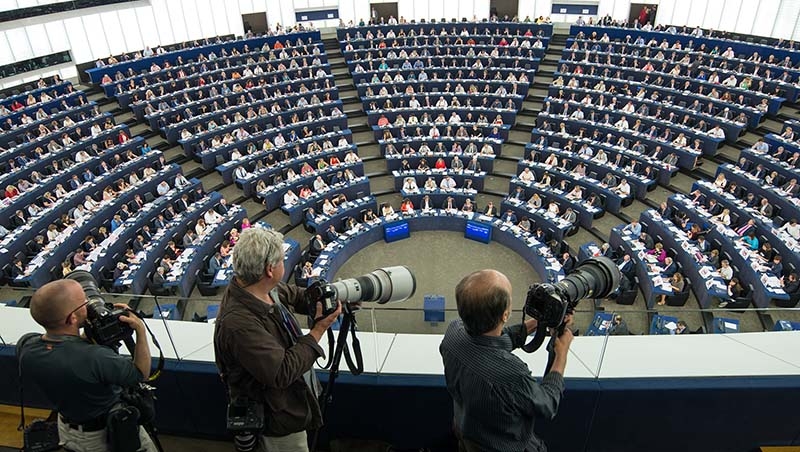 In einer nicht legislativen Resolution stellt das EU-Parlament fest, dass «die Kernenergie einen der wichtigsten Beiträge zum europäischen Energiesystem leistet, die Senkung der CO2-Emissionen bei gleichzeitiger Begrenzung der Importabhängigkeit ermöglicht und so eine stabile Stromerzeugung für den Binnenmarkt sicherstellt».