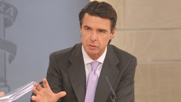 Les nouveaux impôts sur l’élimination des déchets radioactifs rapporteront entre 2013 et 2015 269,9 milliards d’euros (CHF 327 mia.) par an, a expliqué le ministre espagnol de l’Energie, José Manuel Soria.