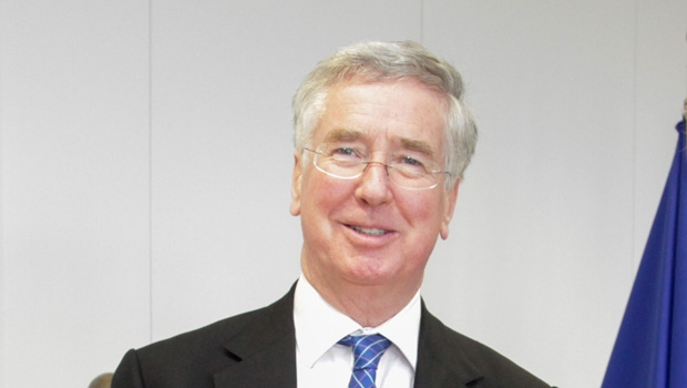 Energieminister Michael Fallon zum angekündigten Anreizpaket: «Es ist unabdingbar, dass wir den Betrag derjenigen Gemeinden anerkennen, die bedeutende Energieprojekte aufnehmen.