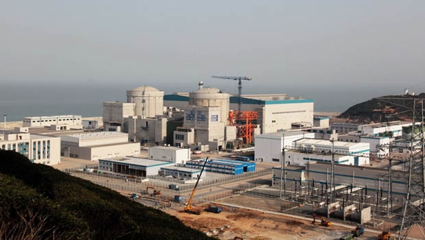 Après 58 mois de construction et une phase de test de quatre mois, la tranche nucléaire Ningde 1 est entrée en service commercial le 18 avril 2013.