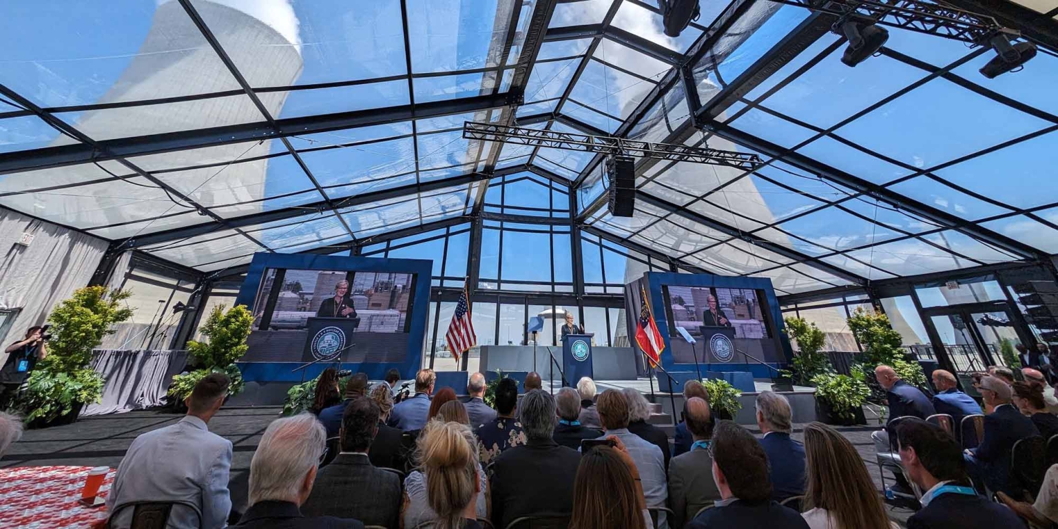 La ministre américaine de l'Énergie, Jennifer Granholm, durant un discours prononcé à la centrale nucléaire américaine de Vogtle.