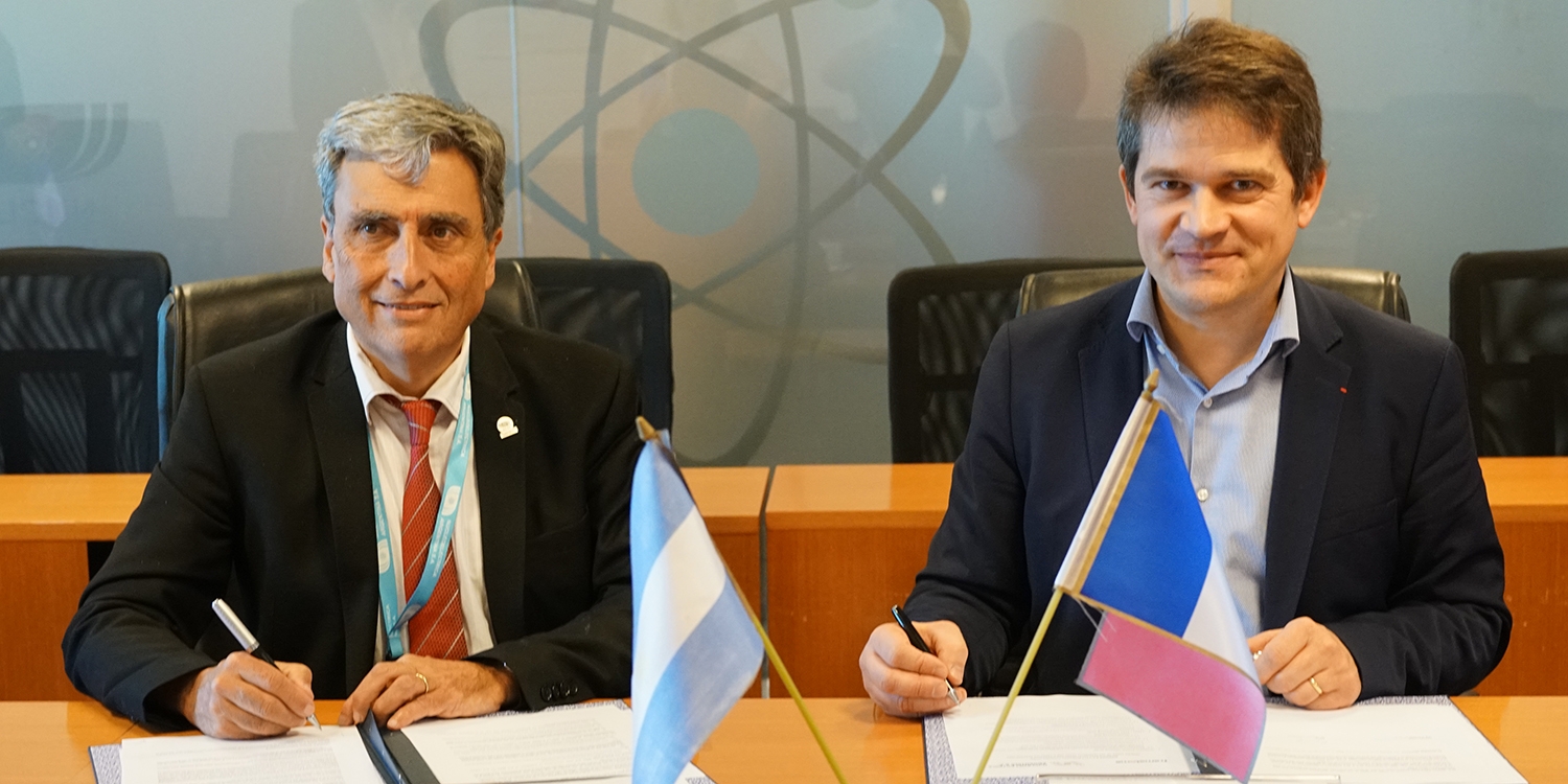 Alberto Lamagna, président de Nucleoeléctrica Argentina (à gauche), et François Gauché, vice-président de Framatome Healthcare