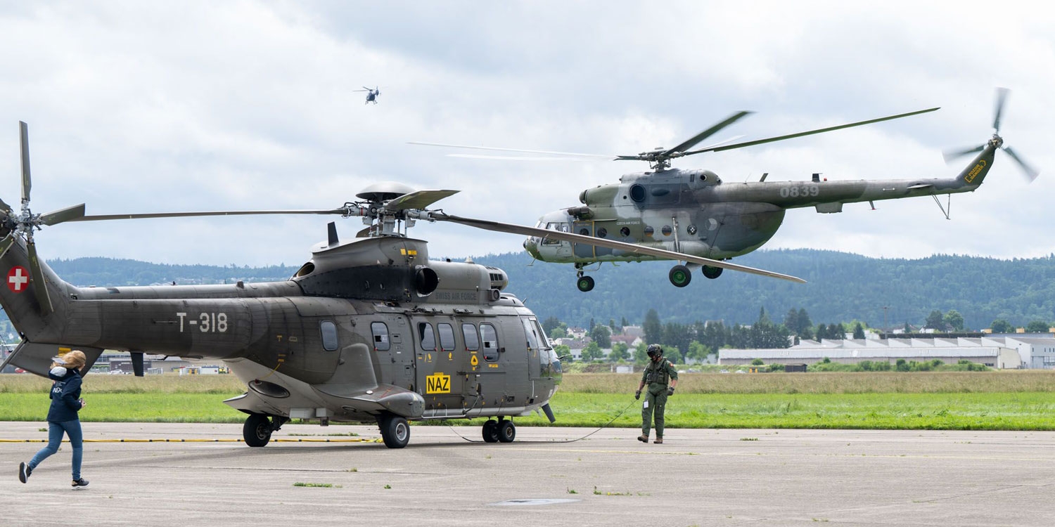 Super-Puma vor einem NAZ-Einsatz