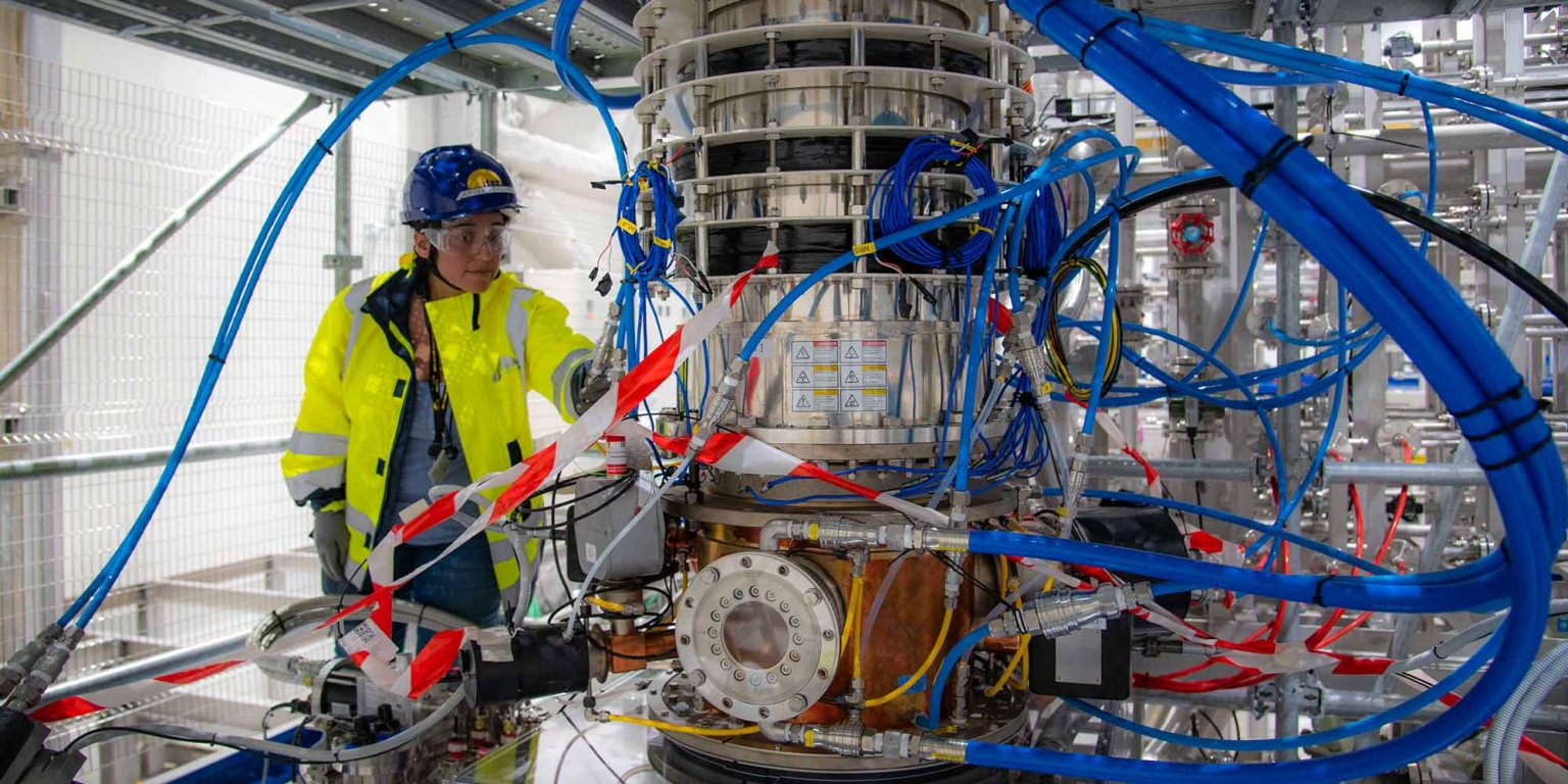 Installiertes Gyrotron bei Iter