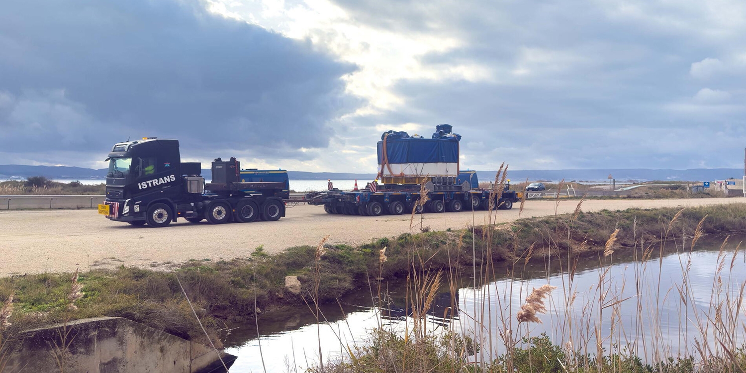 Strassentransport des Ersatzmoduls