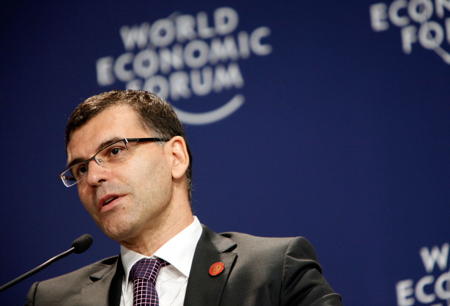 Selon le ministre des Finances Simeon Djankov, la nouvelle tranche de 1000 MW du site de Koslodui devra être développée et construite selon les «principes de l’économie de marché», et ne devra faire appel ni à des garanties d’Etat ni à de l’argent des contribuables.