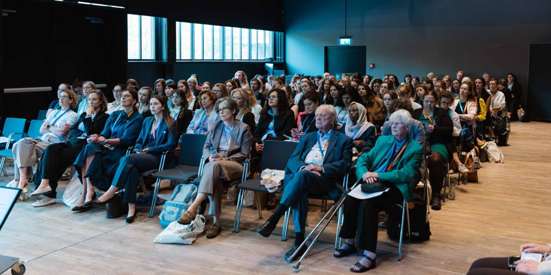 Blick in den Saal
