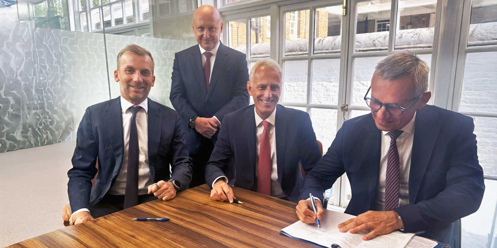 Vetragsunterzeichnung zwischen ČEZ und Rolls-Royce SMR