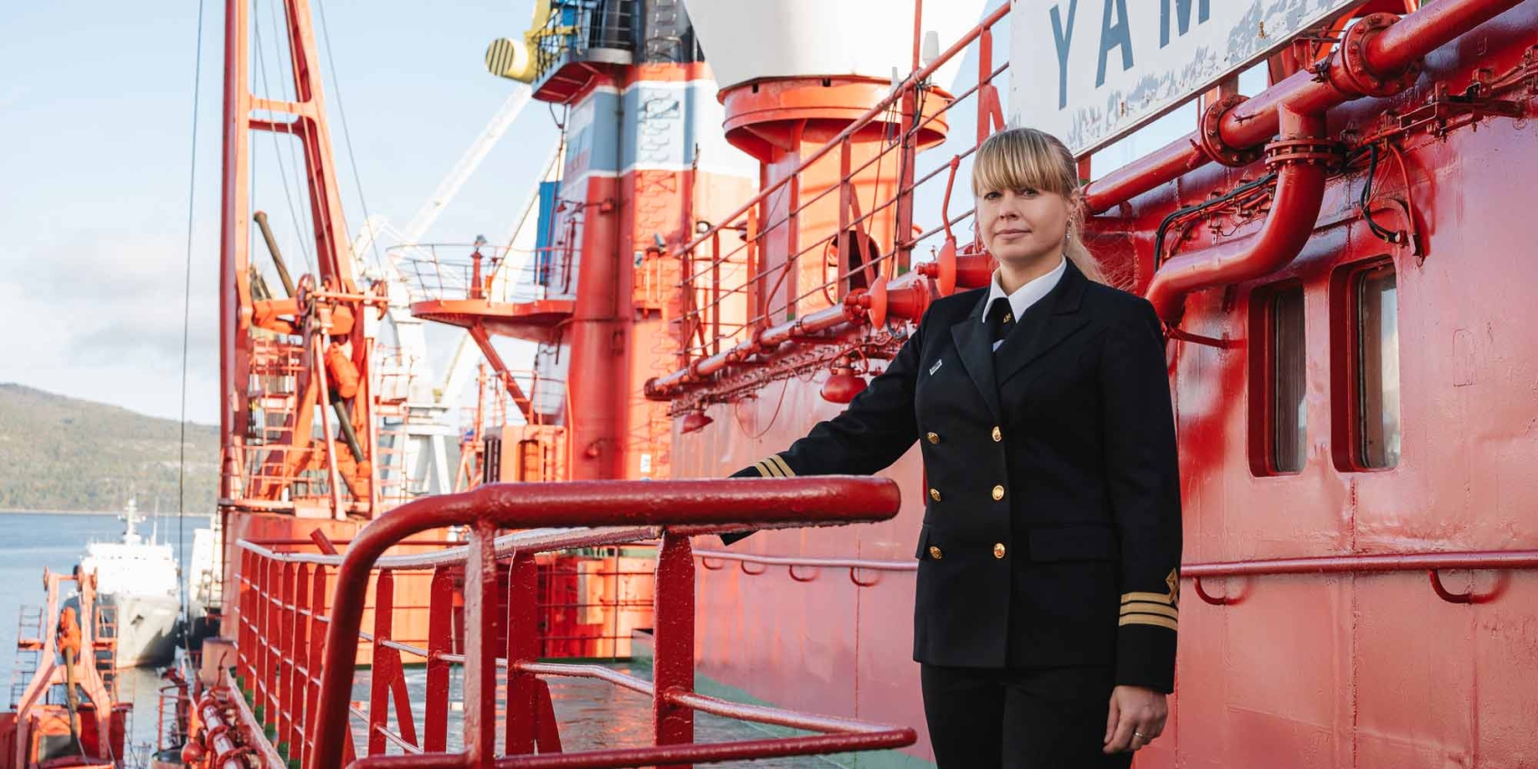 La capitaine Marina Starovoïtova à bord du brise-glace nucléaire russe Yamal