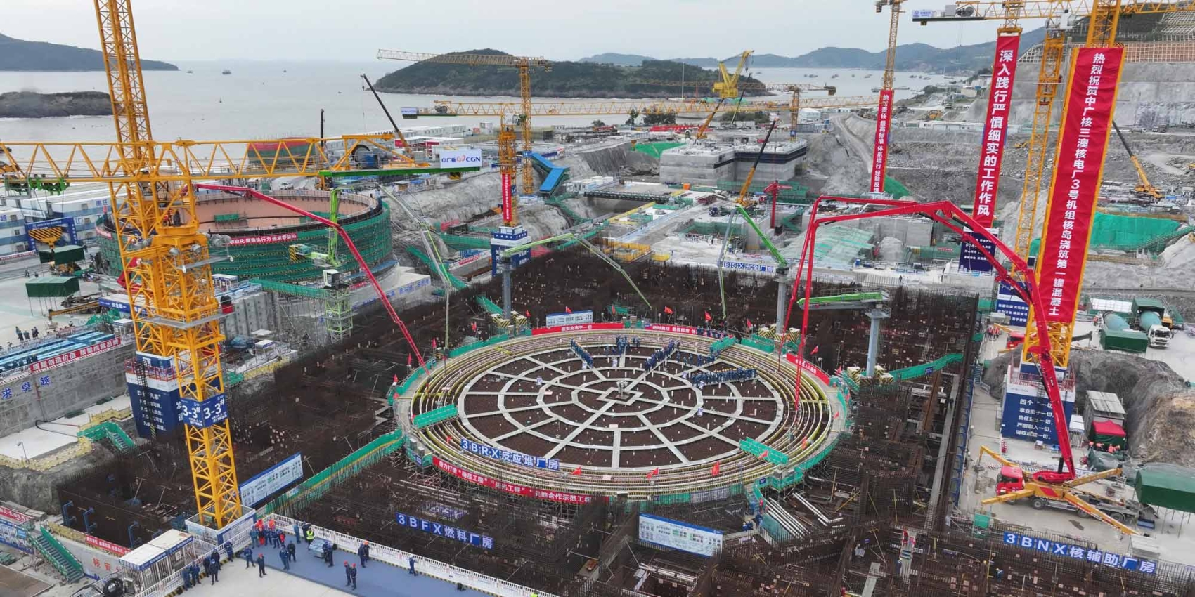 Giessen des ersten Betons bei Sanaocun-3