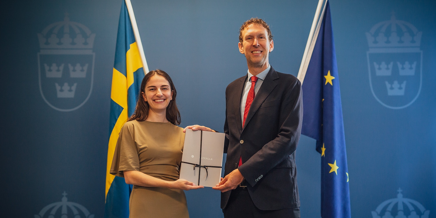 Romina Pourmokhtari und Jacob Stedman